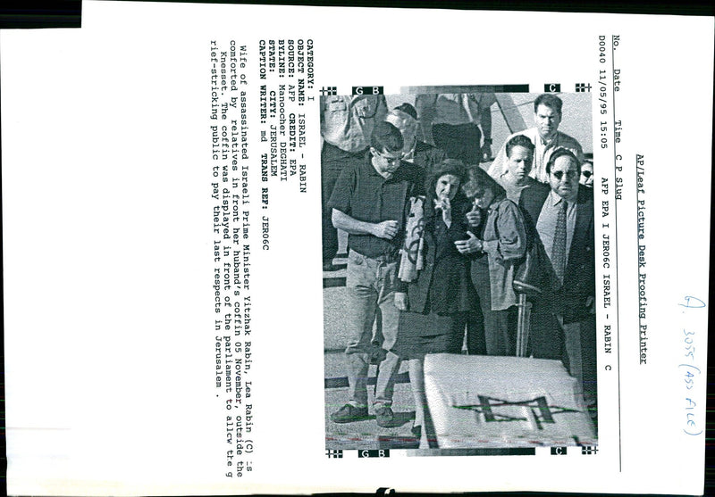 ASS FILE LEAF PICTURE DESK TONY PRIME RABIN LEA WRITER WIFE - Vintage Photograph