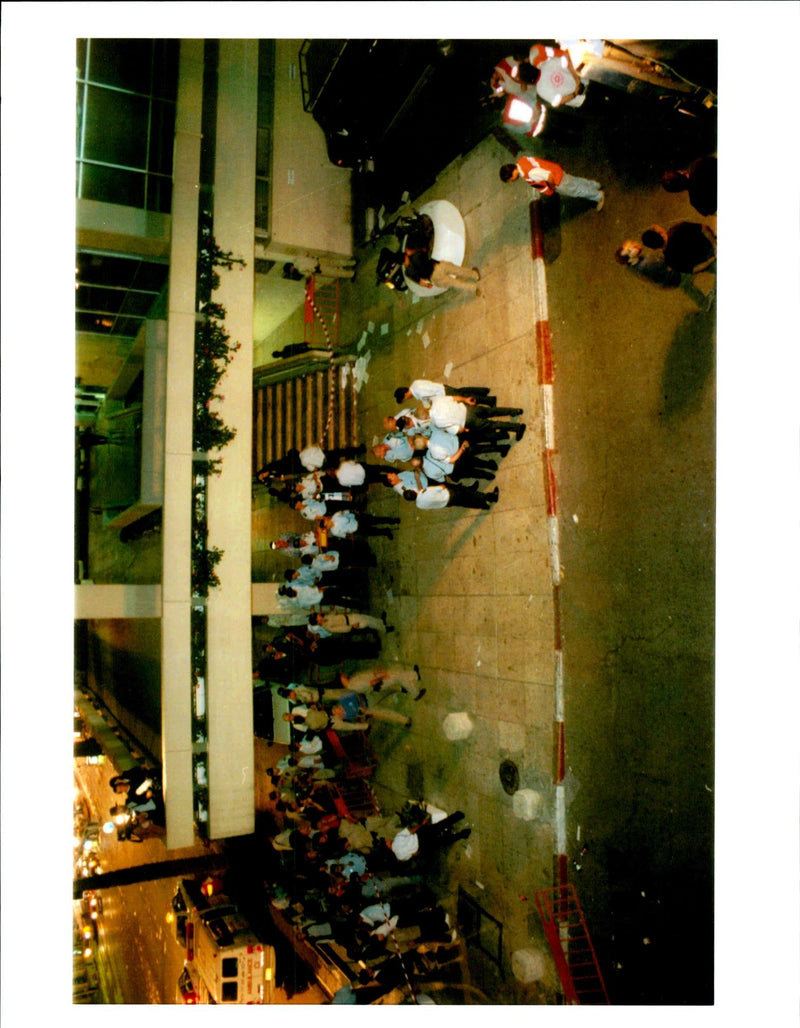 1995 THIS OVERALL PHOTOGRAPH TONY PRIME RABIN TITLE WRITER COUNTRY DIED - Vintage Photograph