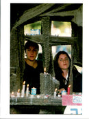 1995 MOURNERS LOOK THROUGHT THE GATES TONY PRIME RABIN TITLE WRITER COUNTRY - Vintage Photograph