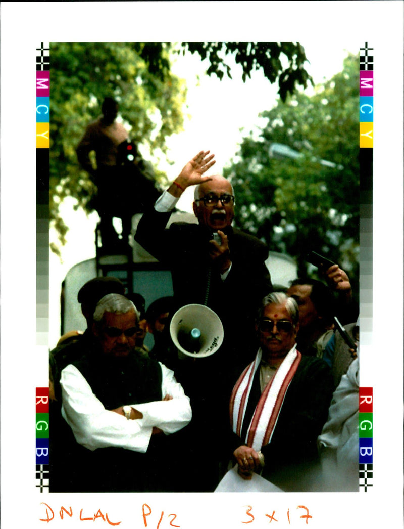 LEAF PICTURE DESK PROOF TONY PRIME WRITER LEADER COUNTRY CONSIDERED - Vintage Photograph