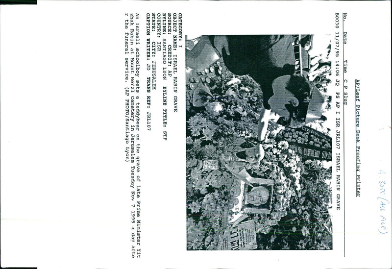 1995 ASS FILE LEAF PICTURE DESK TONY PRIME RABIN TITLE WRITER COUNTRY - Vintage Photograph