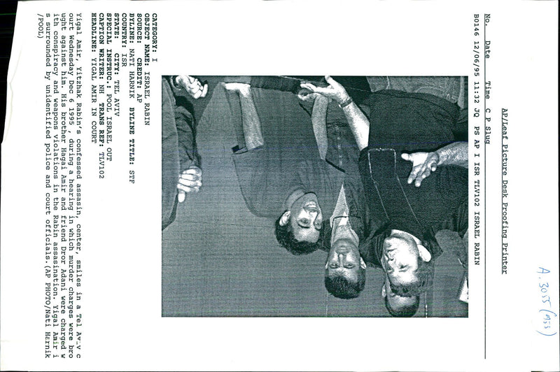 1995 YIGAL AMIR YITZHAK RABINS CONFES NATI HARNIK TITLE WRITER POLICE COUNTRY - Vintage Photograph