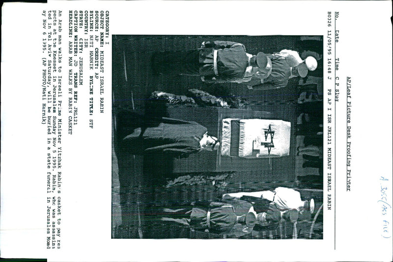 1995 ISRAELI MINISTER YITZHAK RABIN WILL TONY PRIME TITLE WRITER COUNTRY - Vintage Photograph