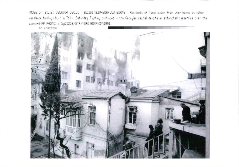 1991 DESPTE ATTEMPTED CEASE FIRE OVER THE WEEKEND FIGHTING CONTINUED RUSSIA - Vintage Photograph