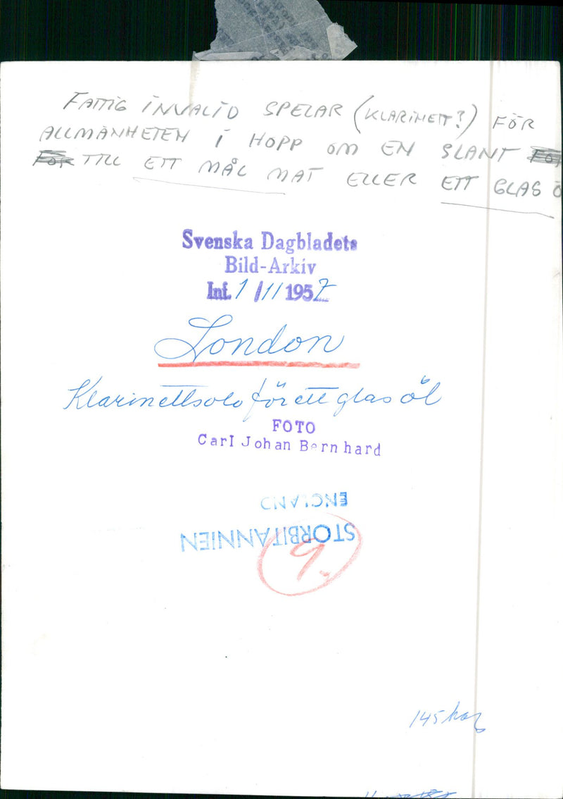 Street musician in London - Vintage Photograph