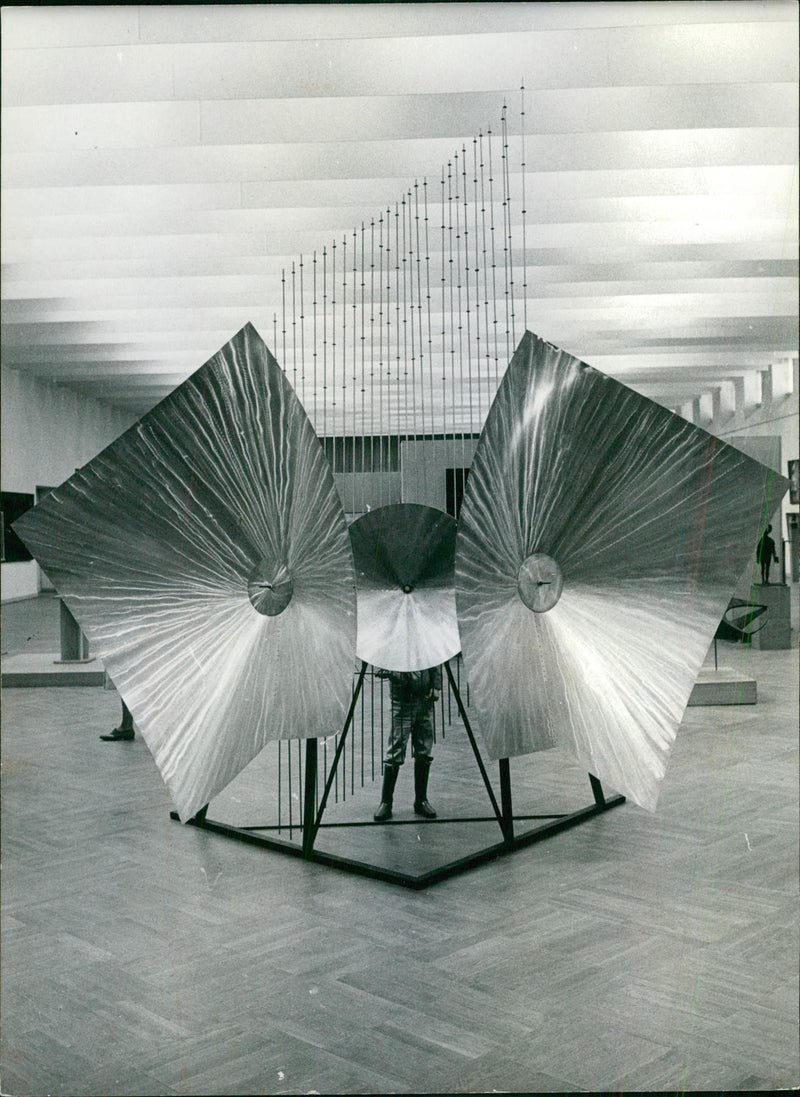 1967 BEH TRUMPET LANDSCAPE FASCHET BASCHETS NAGULADET ONLY PICTURES OUT ITS LAR - Vintage Photograph