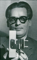 GA Sandelin with X-hinges. - Vintage Photograph