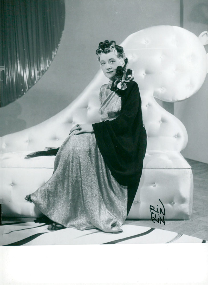 HjÃ¶rdis Pettersson in "Roberta" at the Oscar Theater - Vintage Photograph