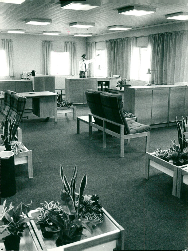 1969 PONULAVIUS BUT HAS MOVE SITTING LANDSCAPE ROOM EXCERPTS NYGREN LENNART - Vintage Photograph