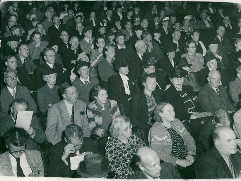 Right-wing election at the Concert Hall - Vintage Photograph