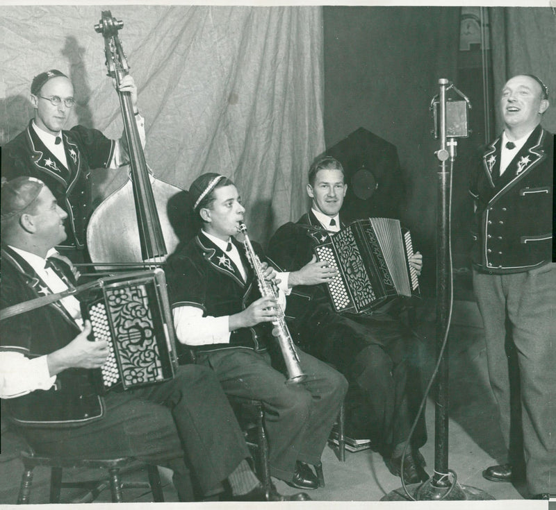 Swiss exhibition in Stockholm - musicians - Vintage Photograph