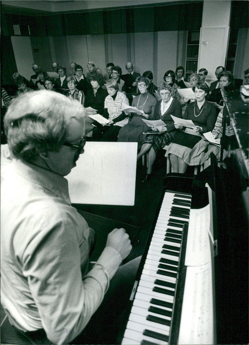 Choir of the Immanuel Church. - Vintage Photograph
