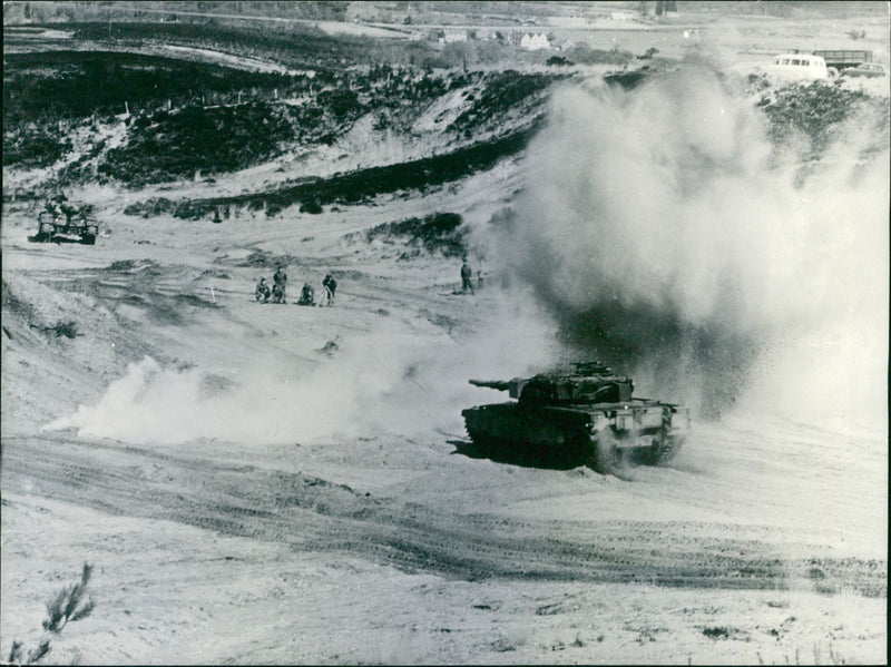 Lasar gun to revolutionize tank battles - Vintage Photograph