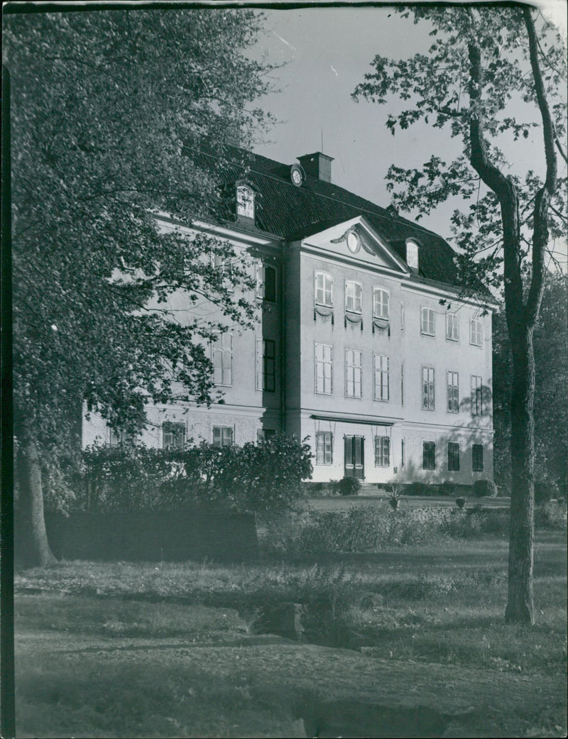 Erstavik castle. - Vintage Photograph