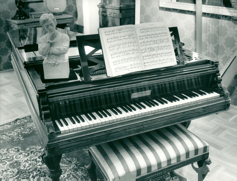 Private Museum Foundation Promoting Music Culture on Riddargatan 35-37 in Stockholm. Chopin room. Chopin's last grand piano - Vintage Photograph