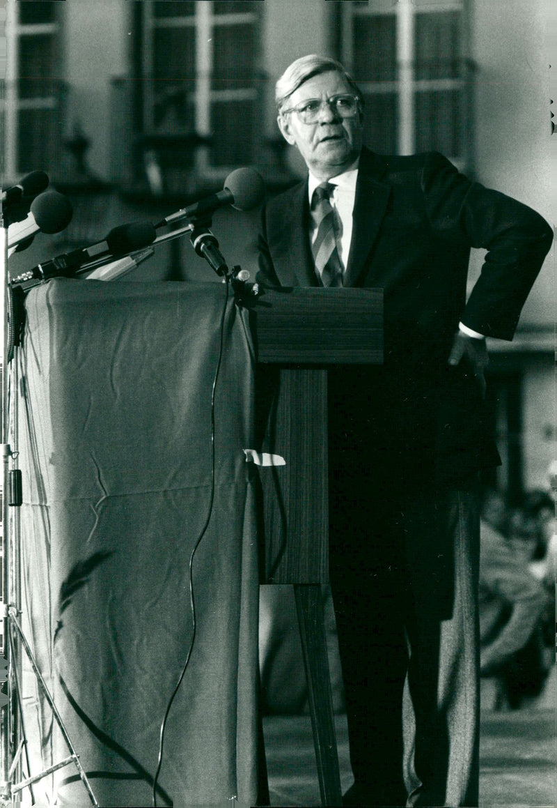 Helmut Schmidt - Vintage Photograph