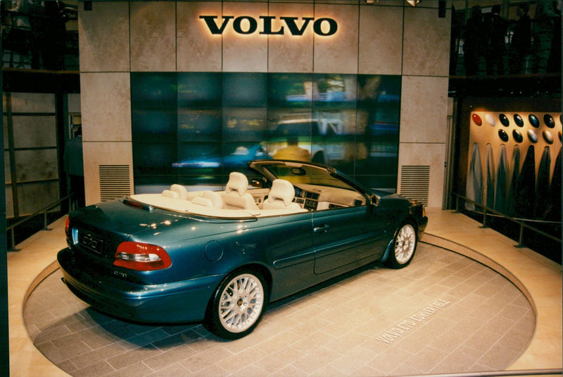 Volvo C70 -98 cab - Vintage Photograph