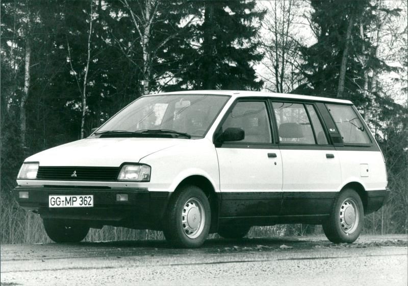 Mitsubishi Space Wagon - Vintage Photograph