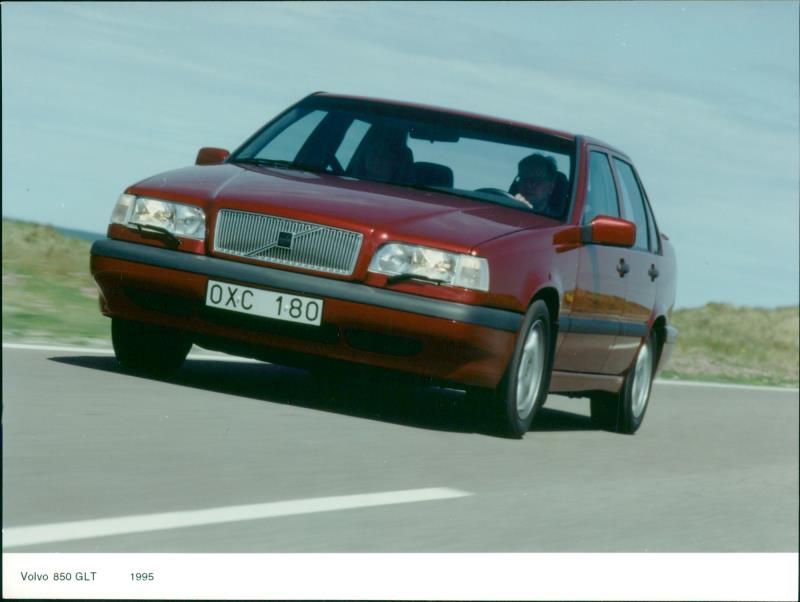 Volvo 850 GLT 1995 - Vintage Photograph