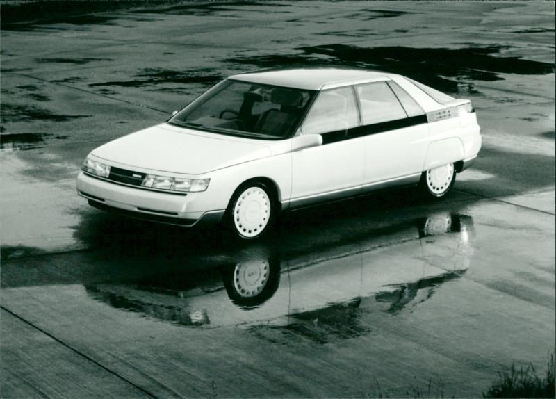 Mazda MX-02 Experimental - Vintage Photograph