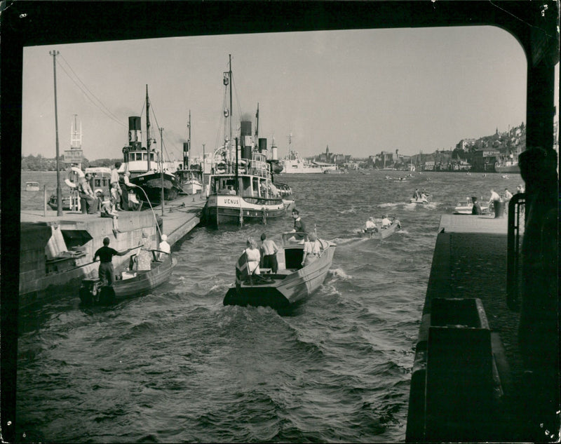 Boat traffic - Vintage Photograph