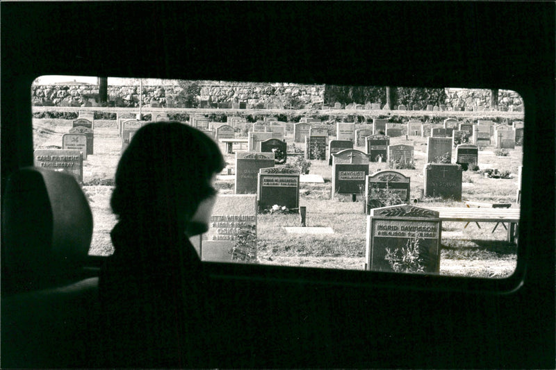 Sweden: SKOGSKYRKOGARDEN - Vintage Photograph