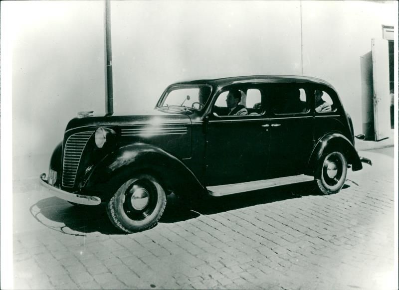 Volvo Taxi manufactured 1947-58 - Vintage Photograph