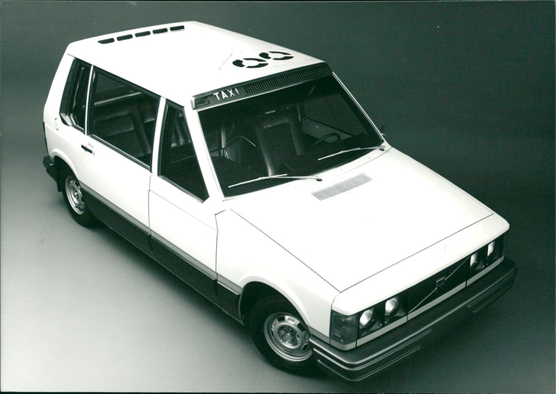 Volvo's experimental taxi designed by Jan Vilsgaard - Vintage Photograph