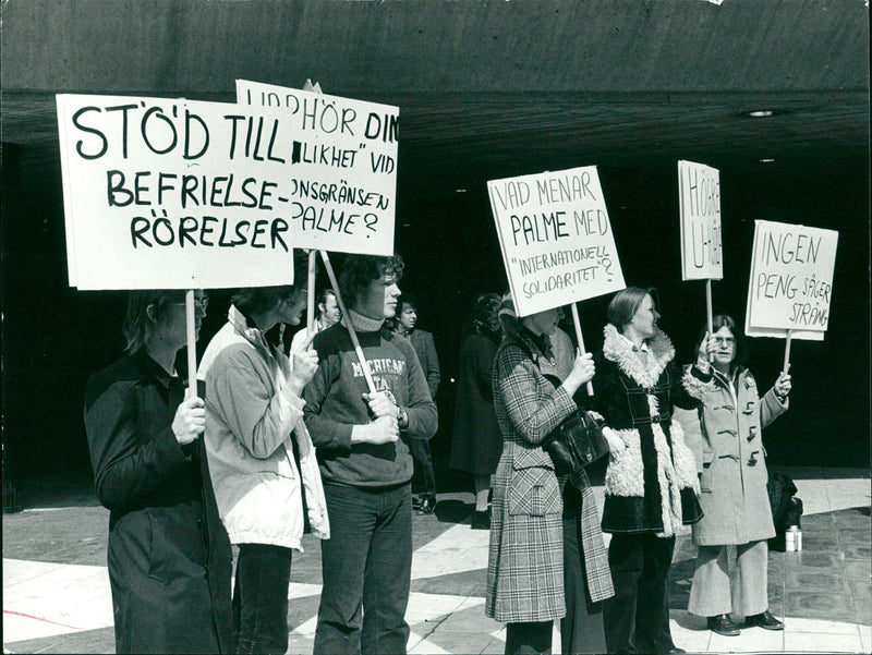 Demonstration - Vintage Photograph