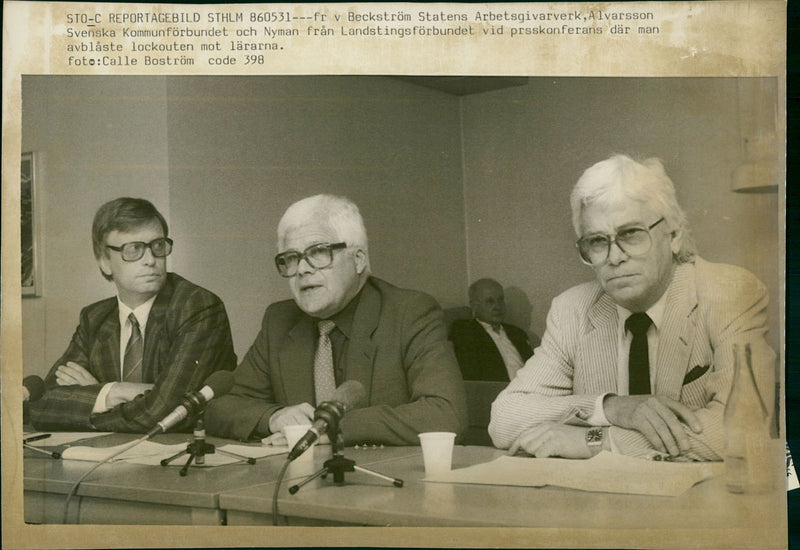 Birger Bäckström, State Employers, Lars Ahlvarsson, Municipal Association and Rune Nyman, Landstingsförbundet, blew the lockout against the teachers. - Vintage Photograph