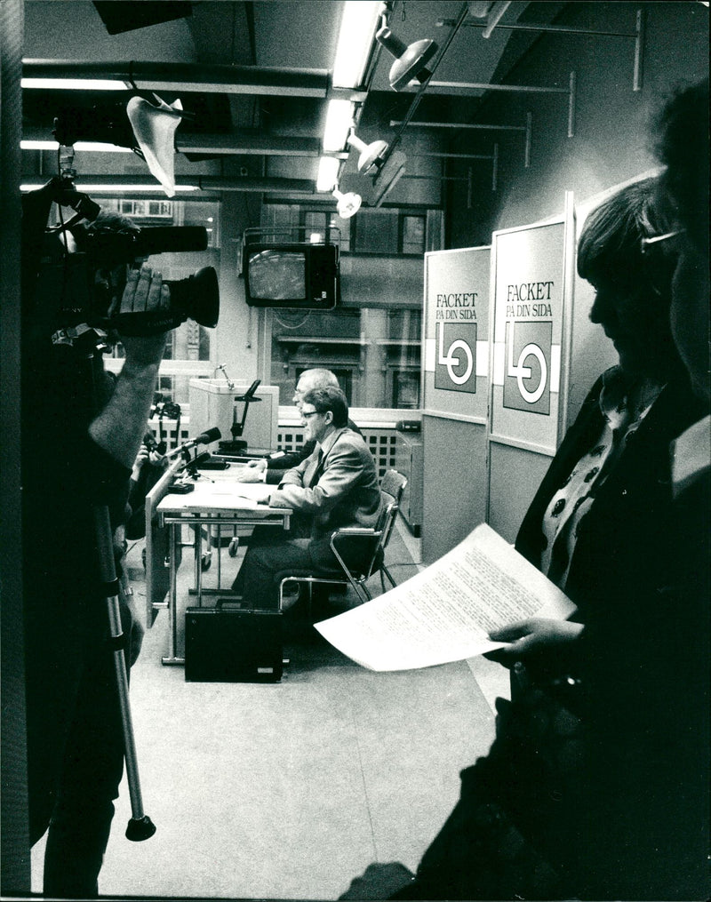 LO unions finally succeeded in agreeing - Vintage Photograph