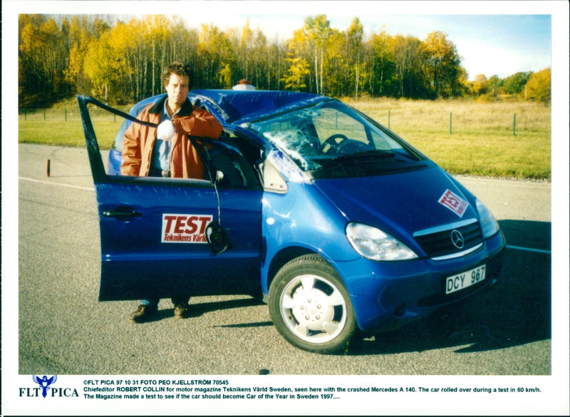 The crashed Mercedes A 140. - Vintage Photograph