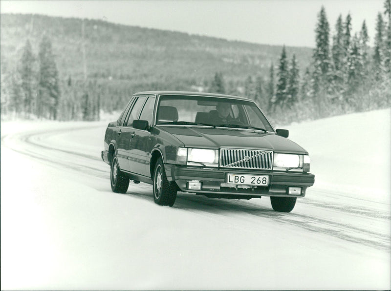 Volvo 760 GLE 1983/1982 - Vintage Photograph