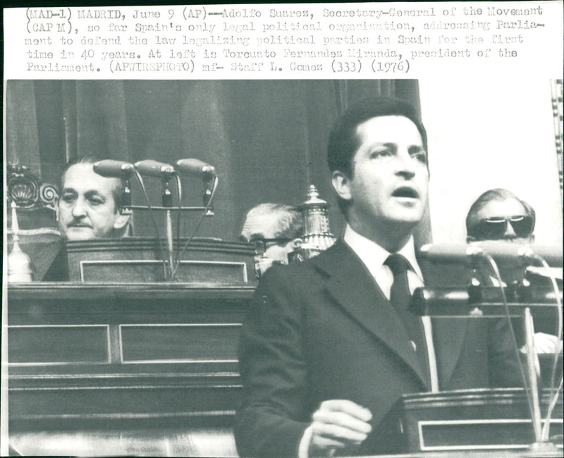 Adolfo Suárez speaks. Torcuato Fernandes Miranda in the background - Vintage Photograph