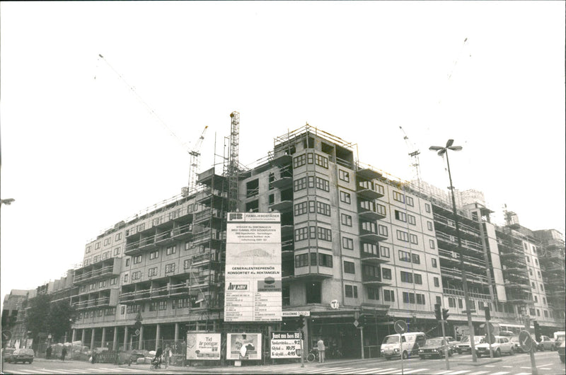 The rectangle block under construction - Vintage Photograph