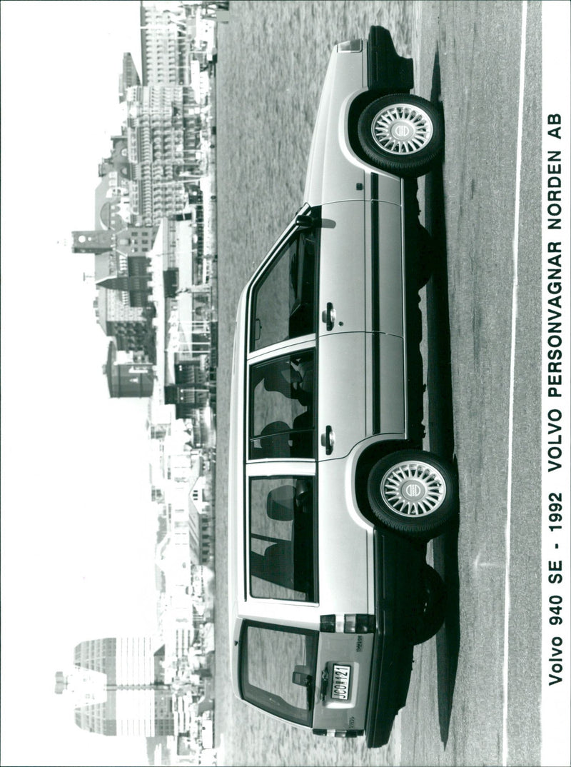 Volvo 940 SE - Vintage Photograph