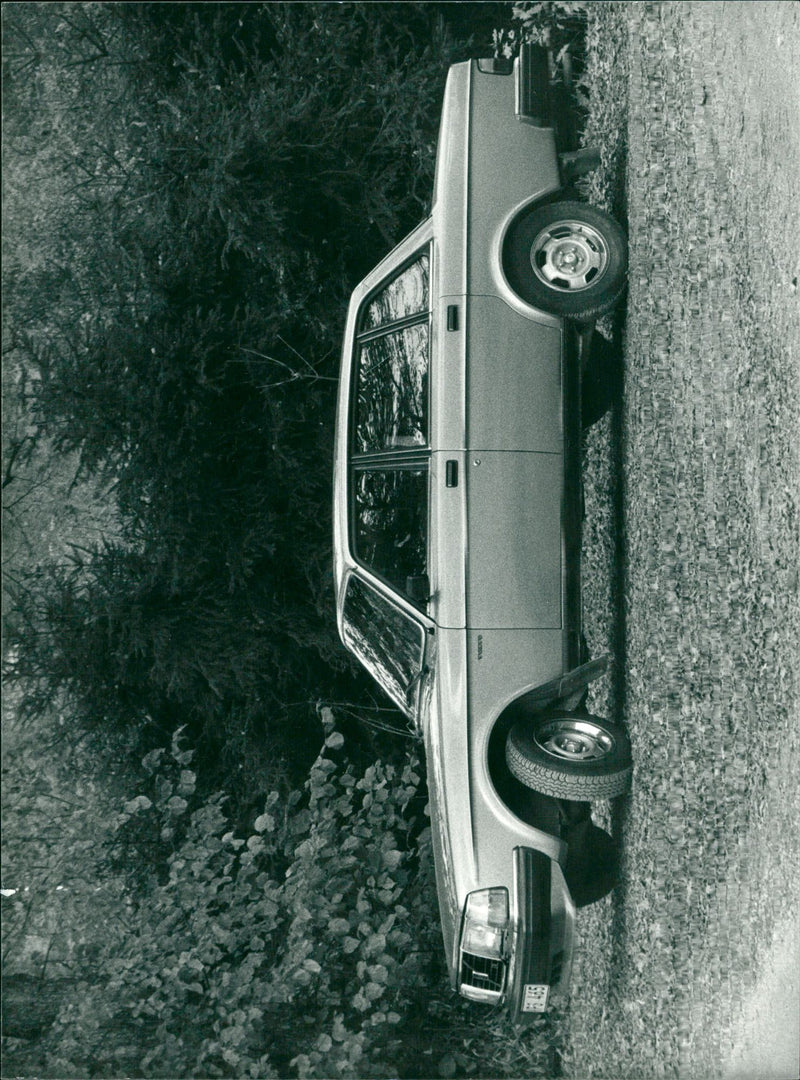 Volvo 244 GL - Vintage Photograph