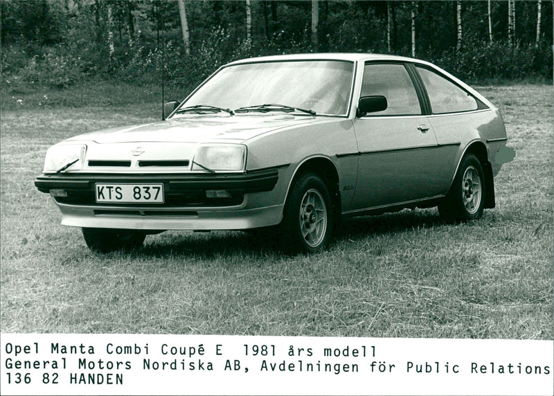 Opel Manta Combi CoupÃ© E - Vintage Photograph