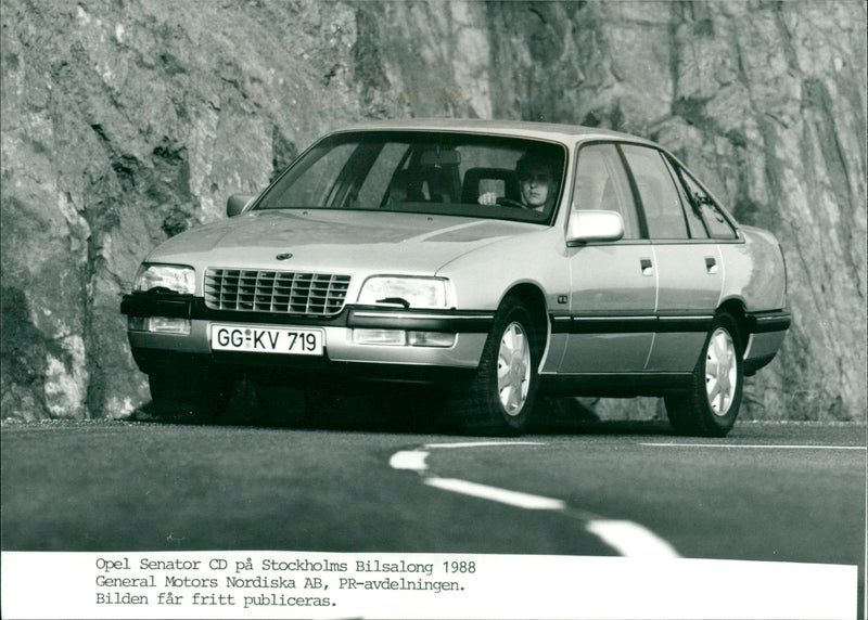 Opel Senator - Vintage Photograph