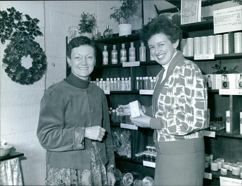 CROFT S LUXURU BRANI Sad THG 350 CROFT'S NATUREL
13 % 2.5cw x6 , 6a Pis Topper C - Vintage Photograph