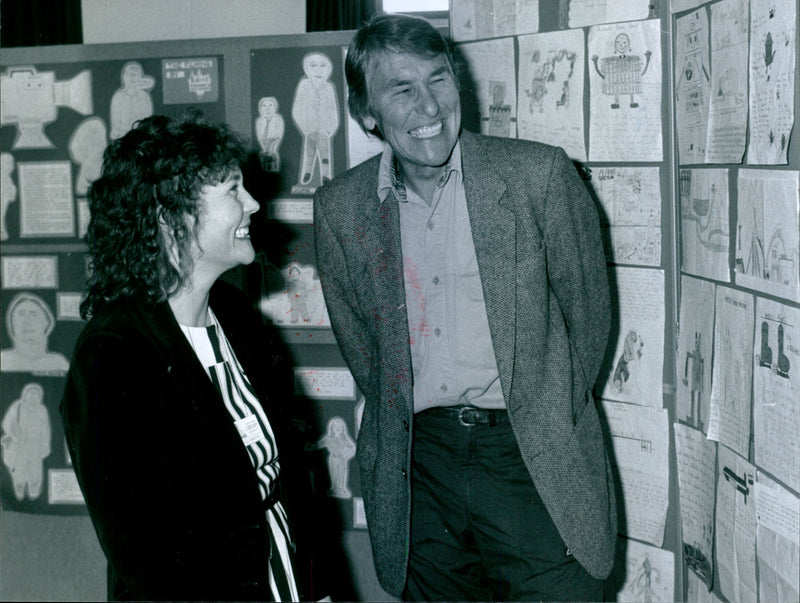 CAMERA WRITER - Vintage Photograph