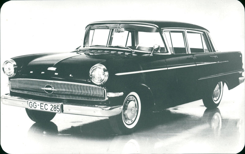 Cars: Opel Kapitän - Vintage Photograph