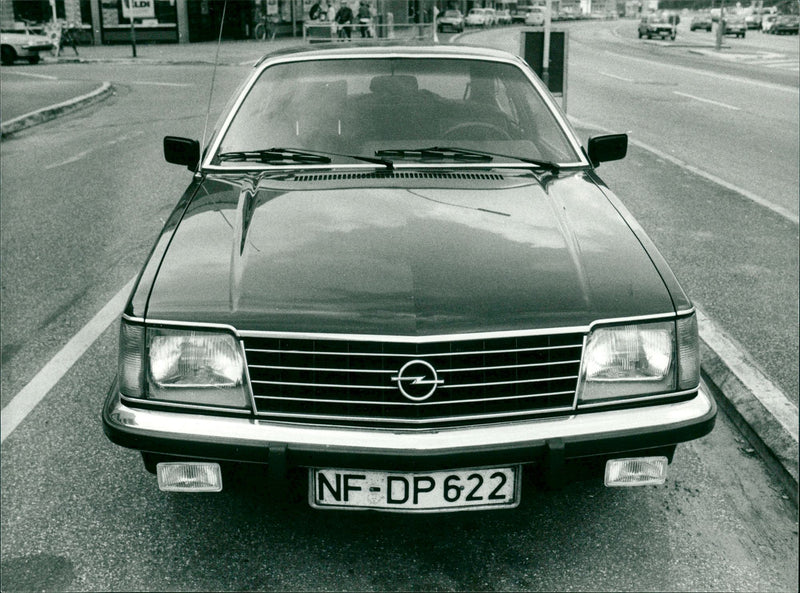 Cars: Opel Monza - Vintage Photograph