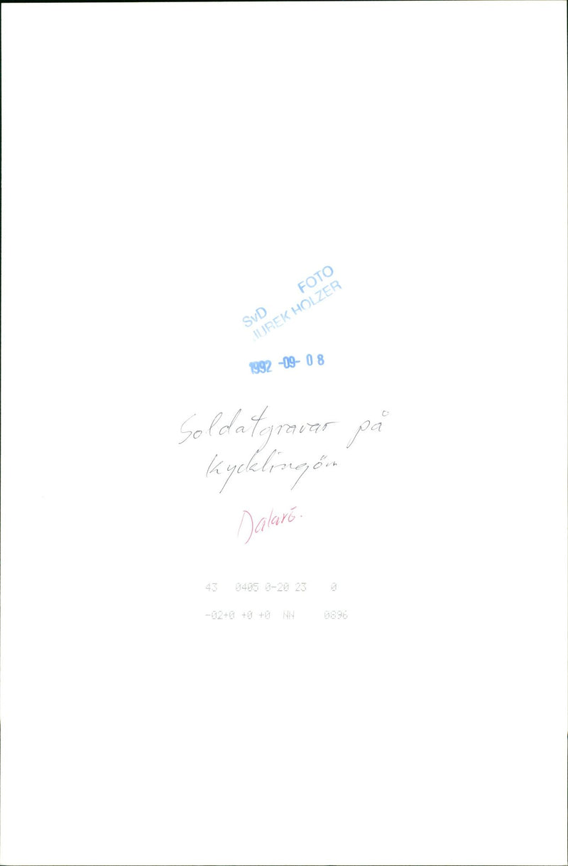 1992 DALALRO SKANS SIGNED NATURE TOMBS PHOTO SOLDIER COMPUTE - Vintage Photograph