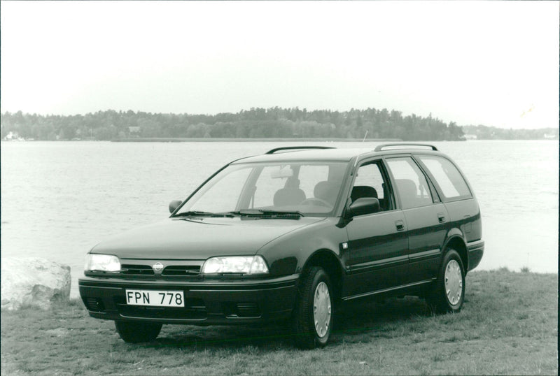 Nissan Primera combi '91 - Vintage Photograph