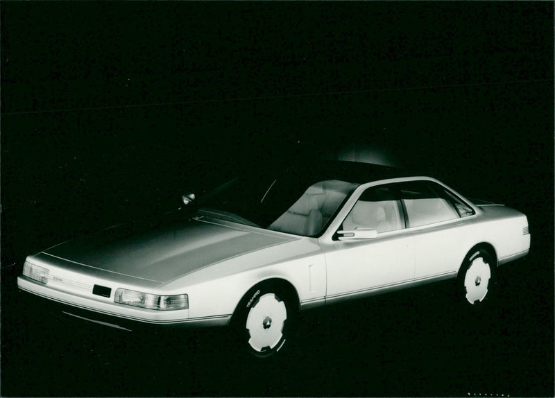 Nissan Experimental Cars Cue-X - Vintage Photograph