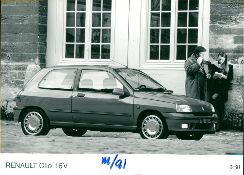 Renault Clio 16V - Vintage Photograph