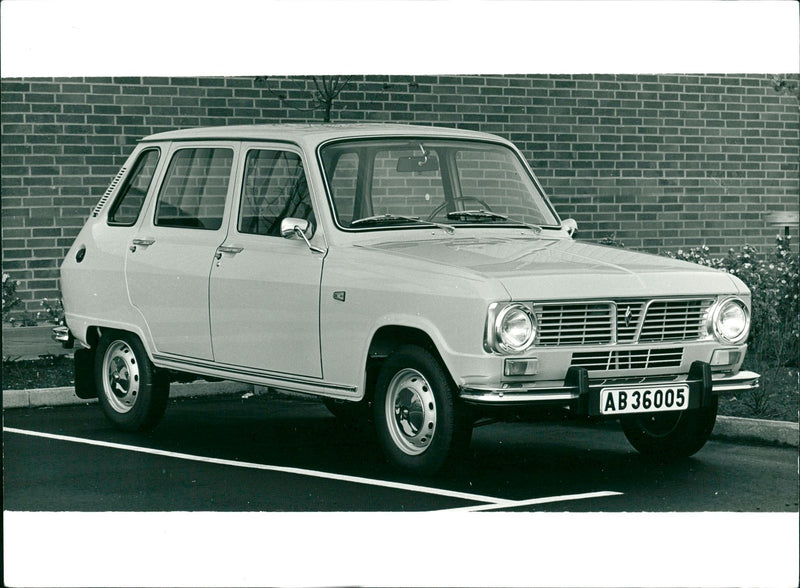 Renault 6 - Vintage Photograph