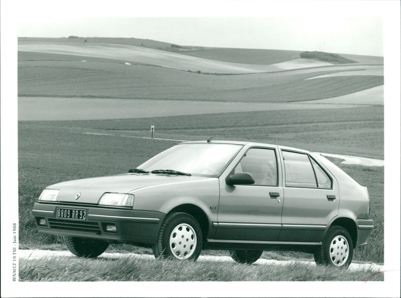 Renault R 19 - Vintage Photograph