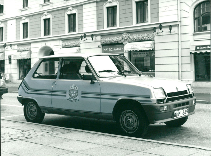 Renault 5 TS - Vintage Photograph